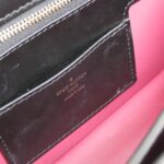 Louis_Vuitton_LV_Pont_Neuf_M55948_Shoulder_Bag_10