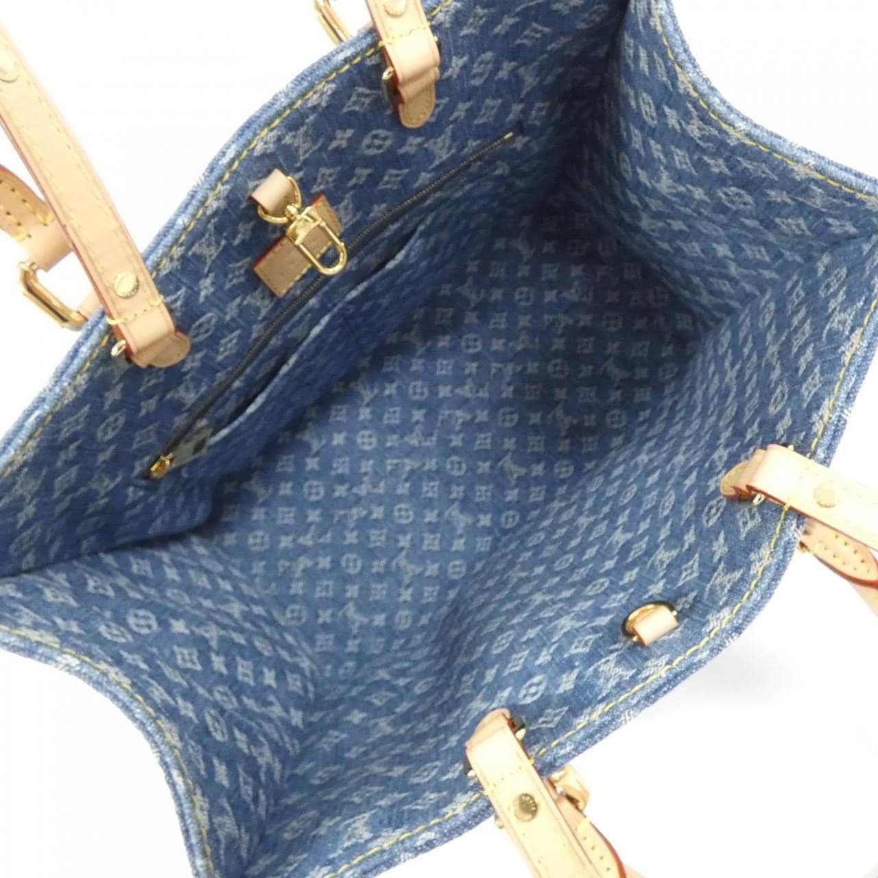 Louis_Vuitton_LV_Remix_Monogram_Denim_Onthego_MM_M46871_Bag_6