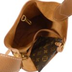 Louis_Vuitton_Lowkey_Hobo_PM_M25354_Shoulder_Bag_6
