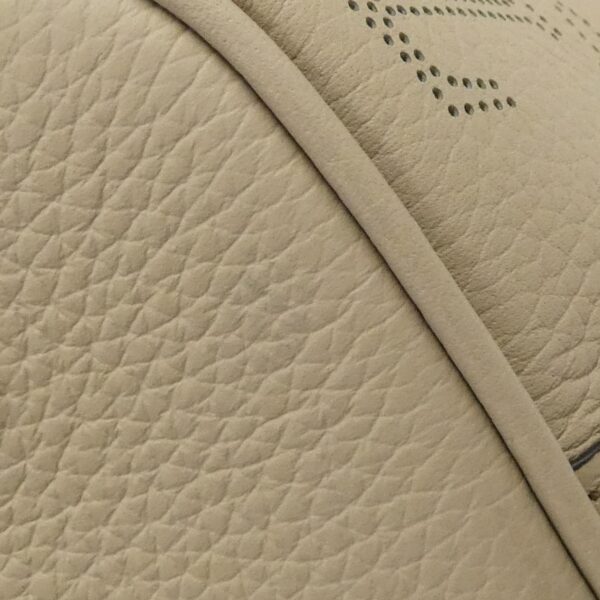 Louis_Vuitton_Mahina_Blossom_PM_M21849_Bag_3