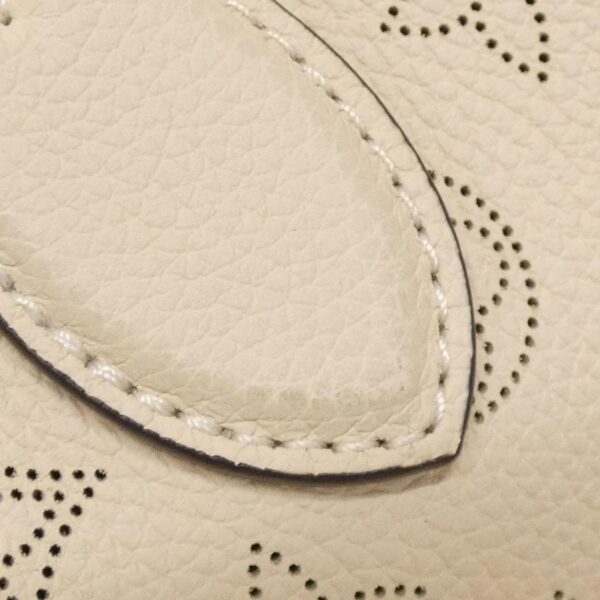 Louis_Vuitton_Mahina_Blossom_PM_M21909_Bag_3