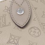 Louis_Vuitton_Mahina_Hina_PM_M54351_Bag_3
