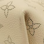 Louis_Vuitton_Mahina_Whi_Knot_PM_M20700_Shoulder_Bag_2