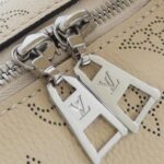 Louis_Vuitton_Mahina_Whi_Knot_PM_M20700_Shoulder_Bag_3