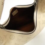 Louis_Vuitton_Mahina_Whi_Knot_PM_M20700_Shoulder_Bag_6