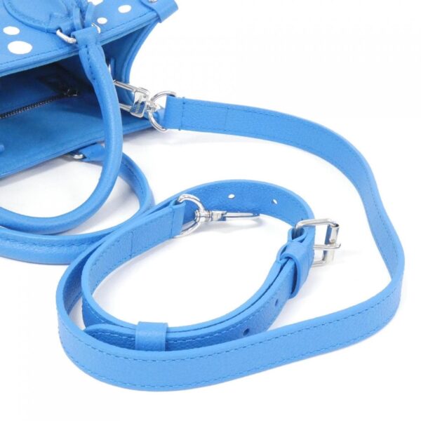 Louis_Vuitton_Monogram_Amplified_LV_X_YK_OnTheGo_PM_M46424_Bag_4