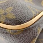 Louis_Vuitton_Monogram_Batignolles_M51156_Bag_2