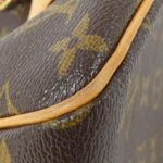 Louis_Vuitton_Monogram_Batignolles_M51156_Bag_2