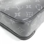 Louis_Vuitton_Monogram_Eclipse_Alpha_Messenger_M46955_Shoulder_Bag_3