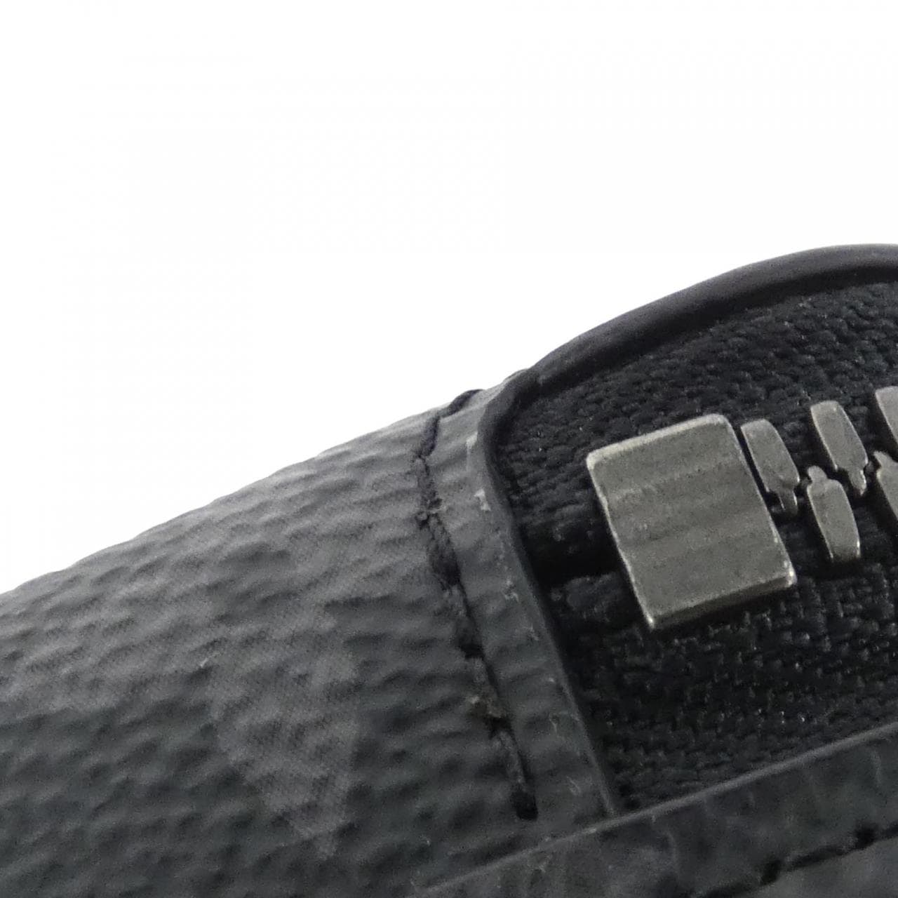 Louis_Vuitton_Monogram_Eclipse_Alpha_Wearable_Wallet_M81260_Shoulder_Bag_3