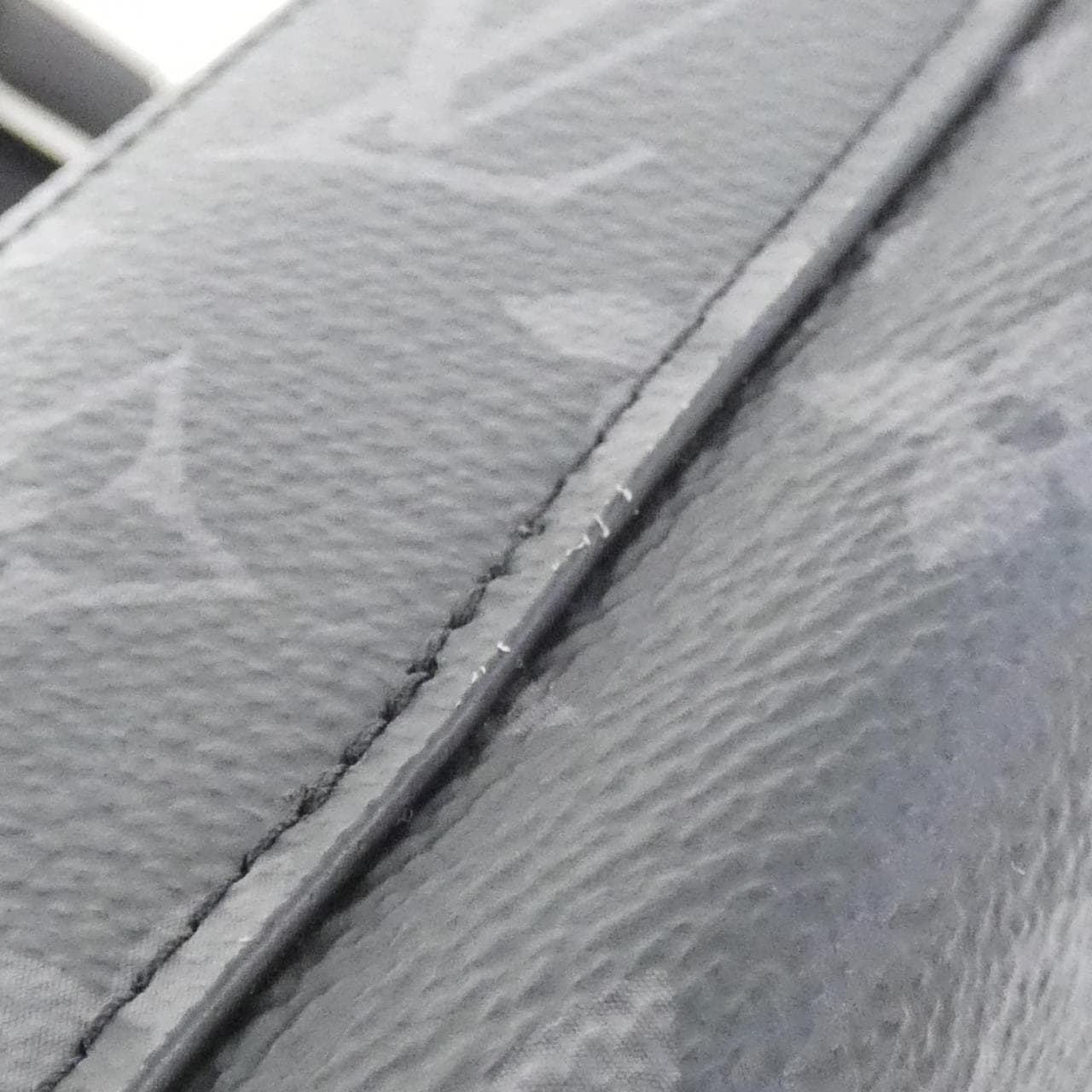 Louis_Vuitton_Monogram_Eclipse_Alpha_Wearable_Wallet_M81260_Shoulder_Bag_4