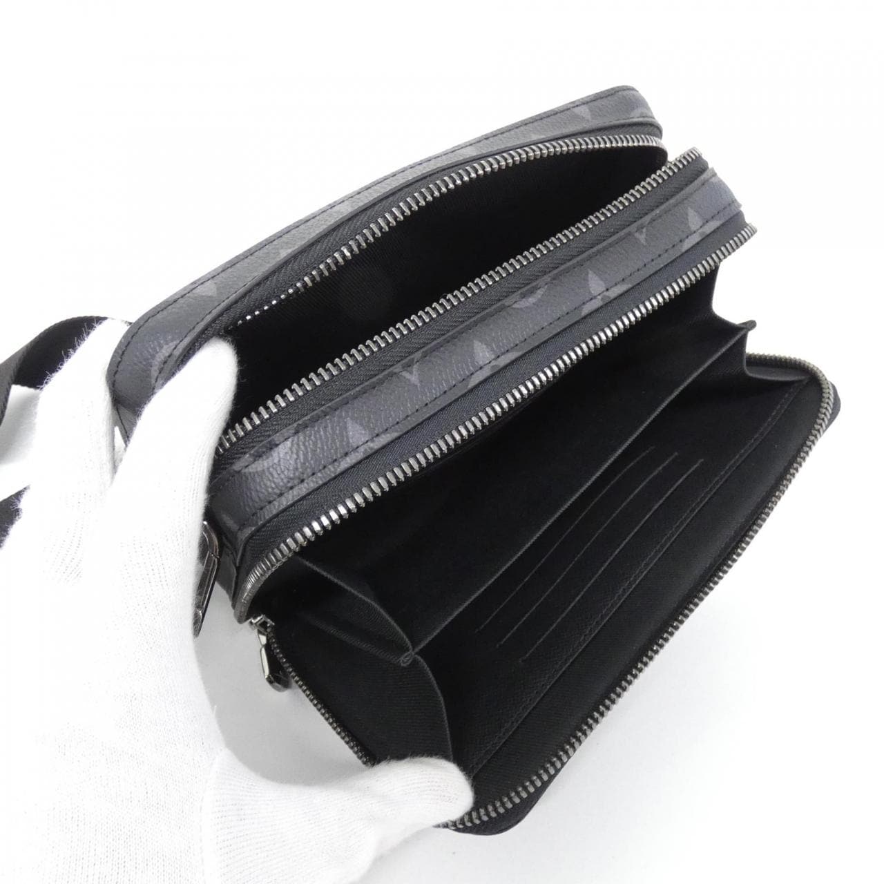 Louis_Vuitton_Monogram_Eclipse_Alpha_Wearable_Wallet_M81260_Shoulder_Bag_8