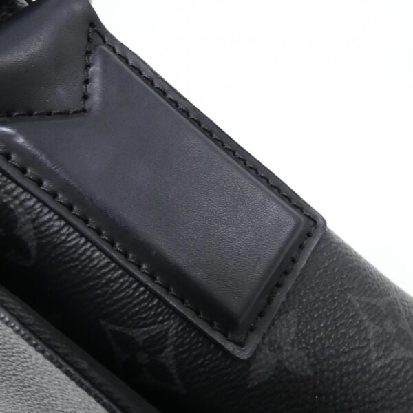 Louis_Vuitton_Monogram_Eclipse_District_PM_M45272_Shoulder_Bag_4
