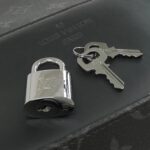 Louis_Vuitton_Monogram_Eclipse_Keepall_Voyage_M43038_Boston_Bag_4