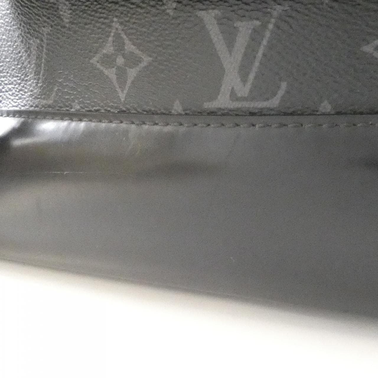 Louis_Vuitton_Monogram_Eclipse_Messenger_Voyage_PM_M40511_Shoulder_Bag_5