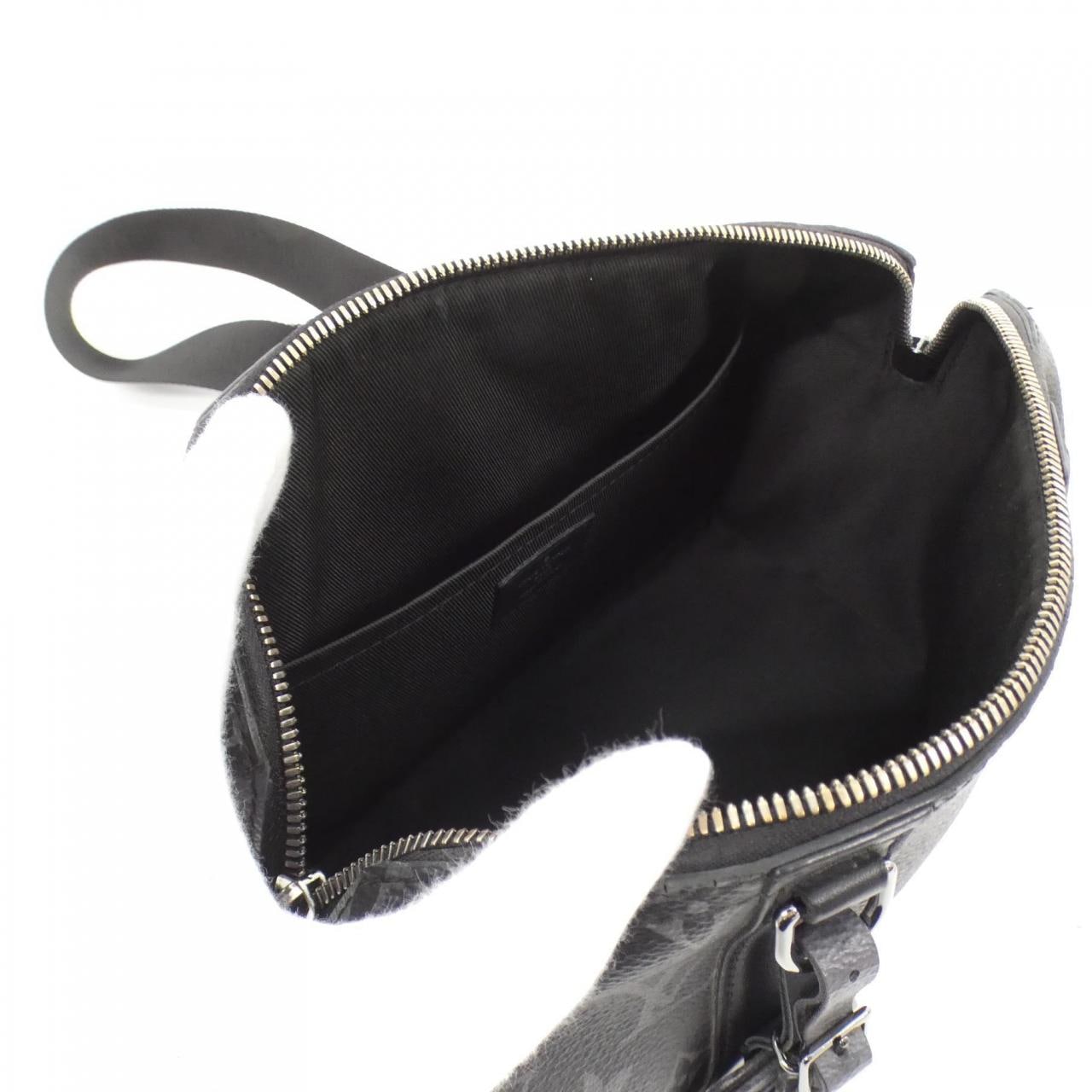 Louis_Vuitton_Monogram_Eclipse_Reverse_City_Keepall_M45936_Shoulder_Bag_10