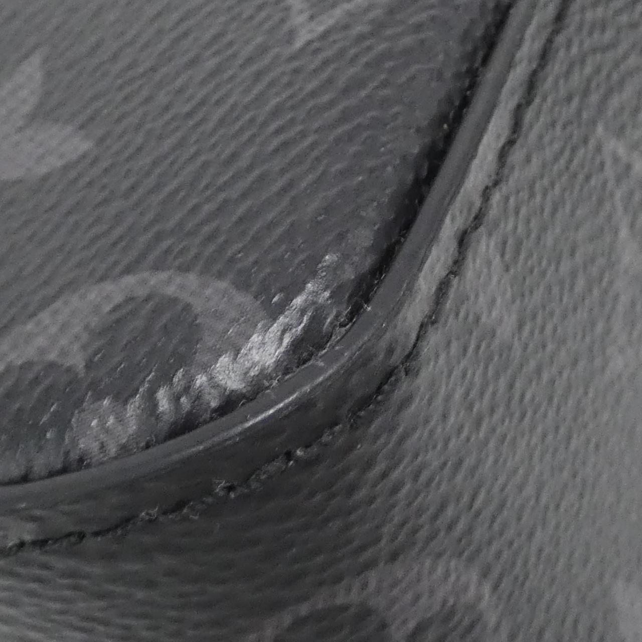 Louis_Vuitton_Monogram_Eclipse_Reverse_Trio_Messenger_M69443_Shoulder_Bag_3