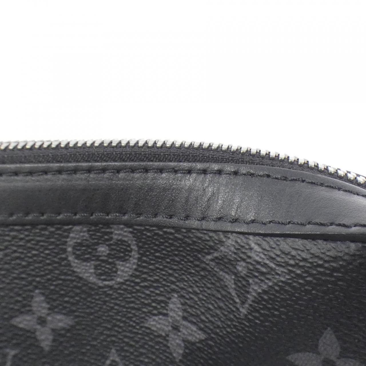 Louis_Vuitton_Monogram_Eclipse_Reverse_Trio_Messenger_M69443_Shoulder_Bag_4