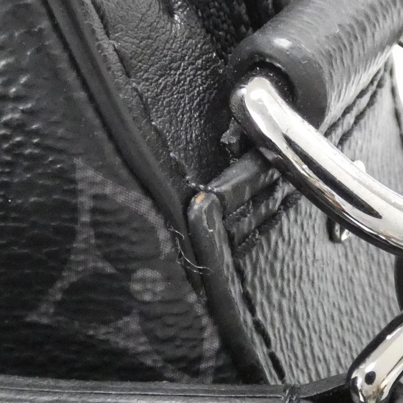 Louis_Vuitton_Monogram_Eclipse_Reverse_Trio_Messenger_M69443_Shoulder_Bag_4