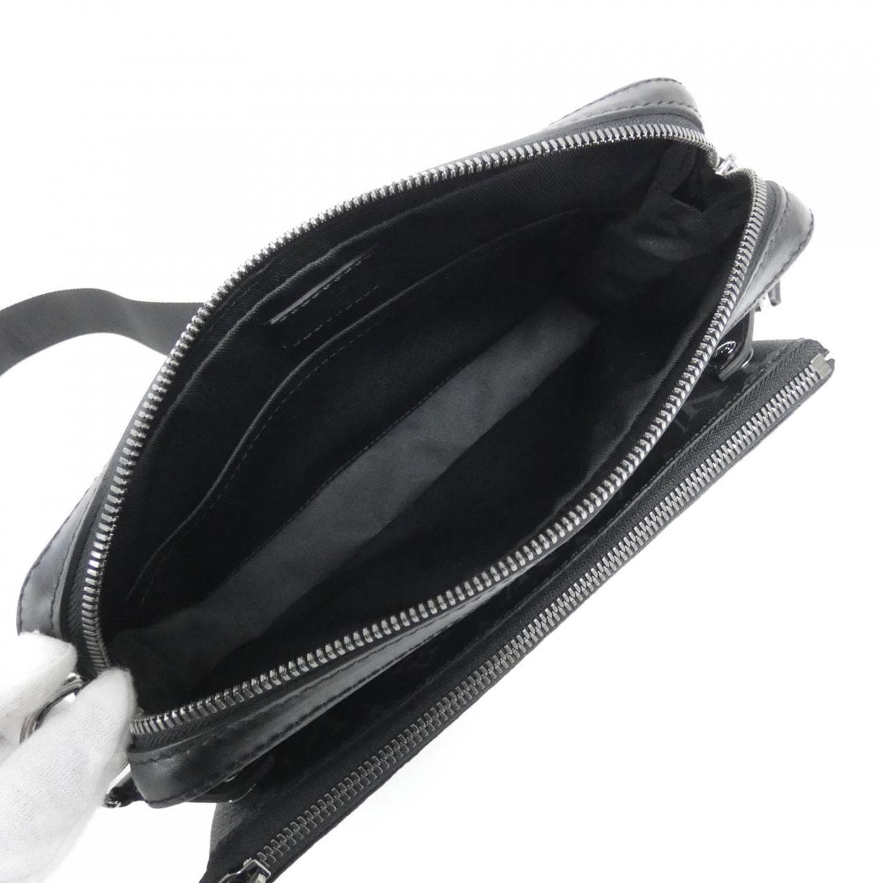 Louis_Vuitton_Monogram_Eclipse_Reverse_Trio_Messenger_M69443_Shoulder_Bag_6