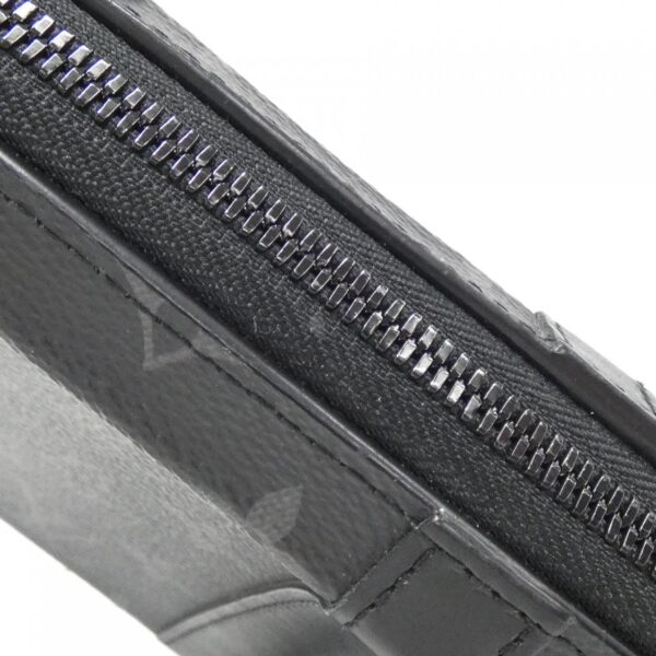 Louis_Vuitton_Monogram_Eclipse_Soft_Trunk_Wallet_M69838_Shoulder_Bag_5