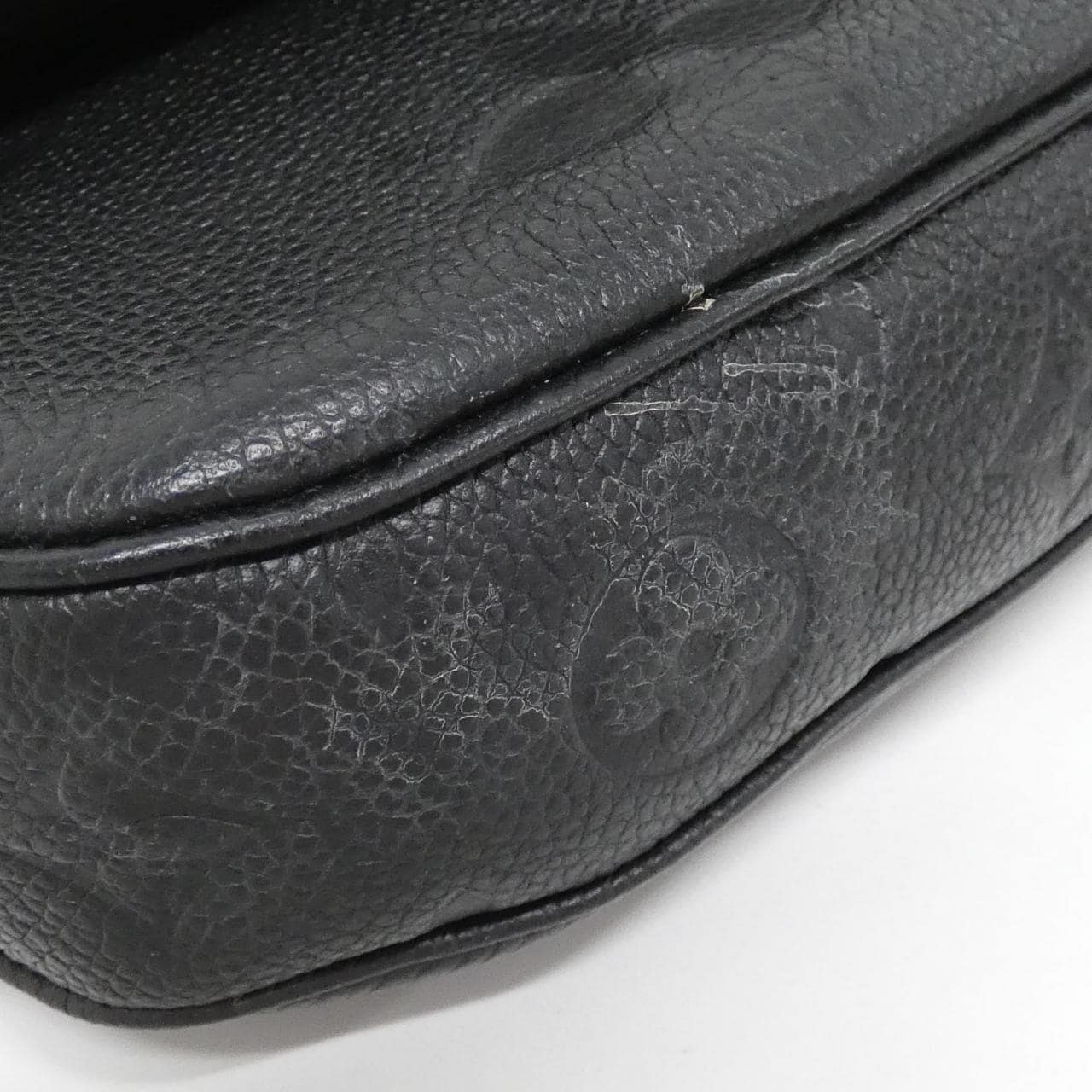 Louis_Vuitton_Monogram_Empreinte_Multi_Pochette_Accessoires_M80399_Shoulder_Bag_3