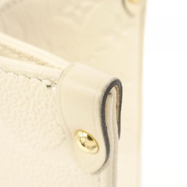 Louis_Vuitton_Monogram_Empreinte_OnTheGo_MM_M46531_Bag_4