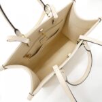 Louis_Vuitton_Monogram_Empreinte_OnTheGo_MM_M46531_Bag_6