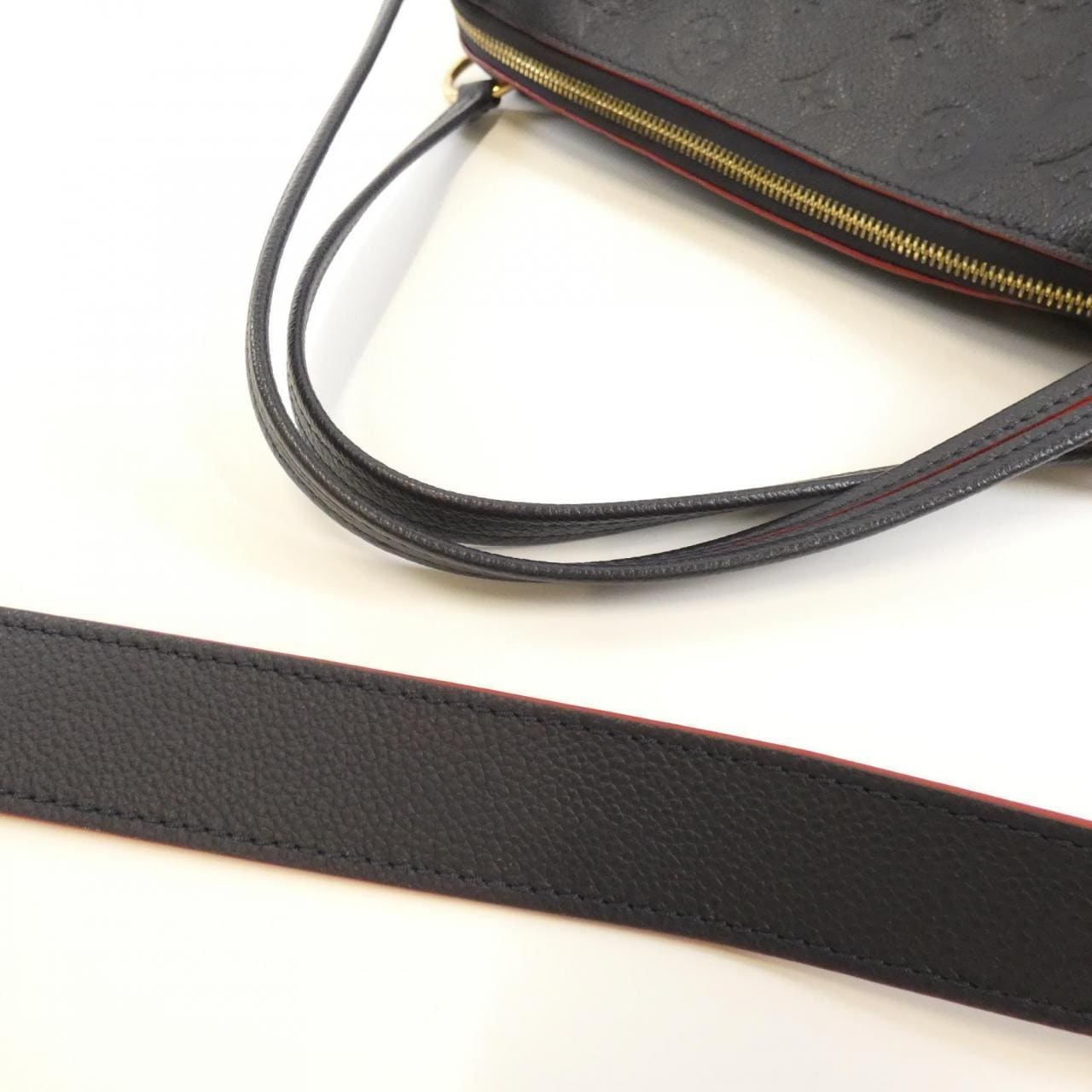 Louis_Vuitton_Monogram_Empreinte_Pont_Neuf_PM_M43721_Shoulder_Bag_4