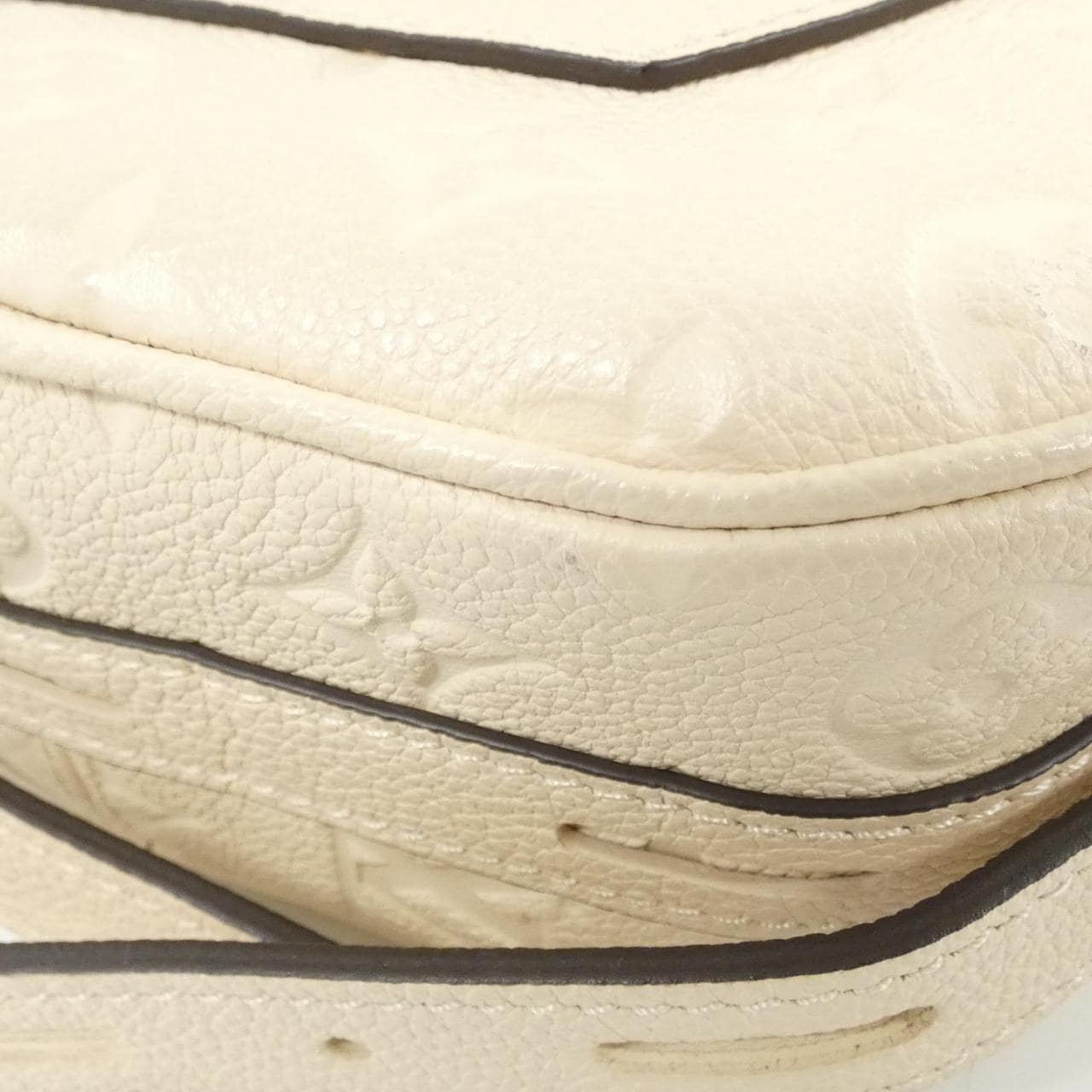 Louis_Vuitton_Monogram_Enfant_Boîte_Chapeau_Souple_M45276_Shoulder_Bag_3