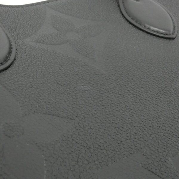 Louis_Vuitton_Monogram_Enfant_OnTheGo_GM_M44925_Bag_4