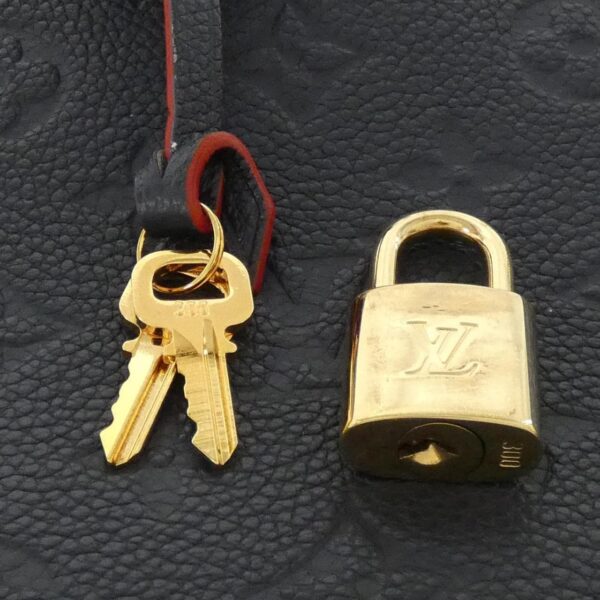 Louis_Vuitton_Monogram_Envelope_Montaigne_MM_M42746_Bag_3