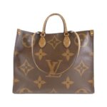 Louis_Vuitton_Monogram_Giant_OnTheGo_GM_M44576_Bag_1