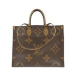 Louis_Vuitton_Monogram_Giant_OnTheGo_GM_M44576_Bag_1