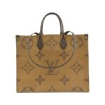 Louis_Vuitton_Monogram_Giant_OnTheGo_GM_M44576_Bag_2
