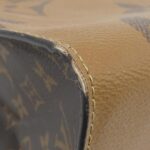 Louis_Vuitton_Monogram_Giant_OnTheGo_GM_M44576_Bag_3