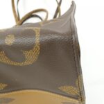 Louis_Vuitton_Monogram_Giant_OnTheGo_GM_M44576_Bag_3