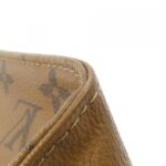 Louis_Vuitton_Monogram_Giant_OnTheGo_GM_M44576_Bag_4