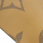Louis_Vuitton_Monogram_Giant_OnTheGo_GM_M44576_Bag_5