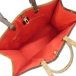 Louis_Vuitton_Monogram_Giant_OnTheGo_GM_M44576_Bag_8