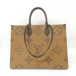Louis_Vuitton_Monogram_Giant_OnTheGo_GM_M45320_Bag_2