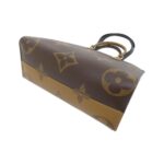 Louis_Vuitton_Monogram_Giant_Onthego_MM_Bag_M45321_3