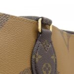 Louis_Vuitton_Monogram_Giant_Onthego_MM_Bag_M45321_5