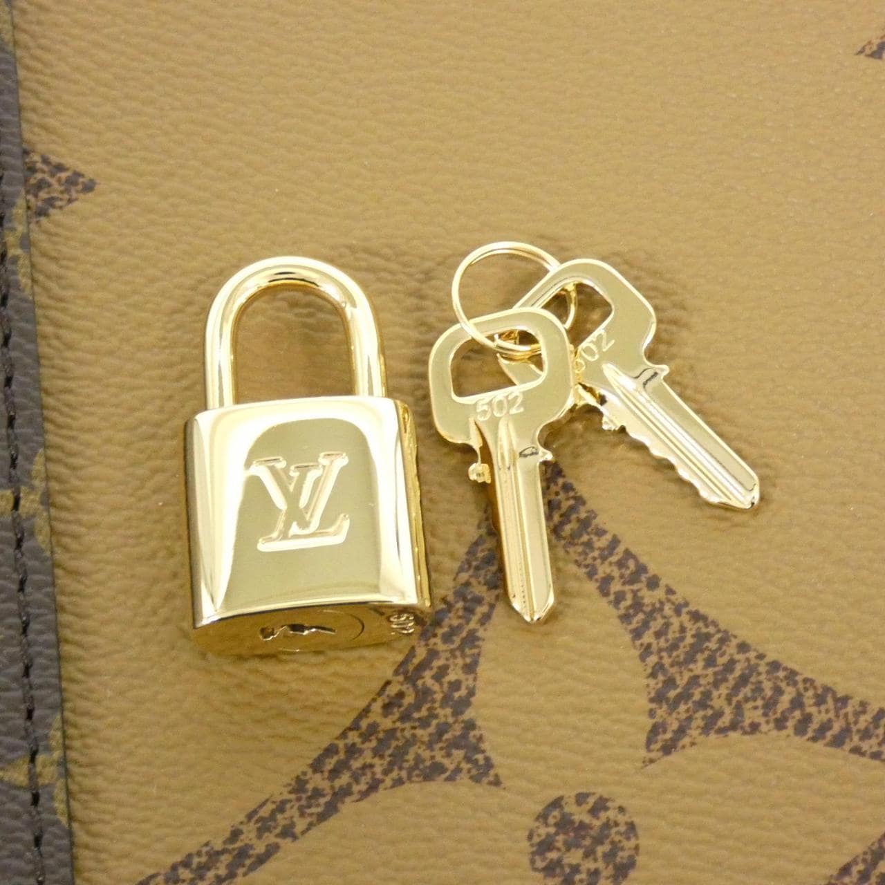 Louis_Vuitton_Monogram_Giant_Reverse_Key_Pouch_Bandouliere_45cm_M47211_Boston_Bag_4