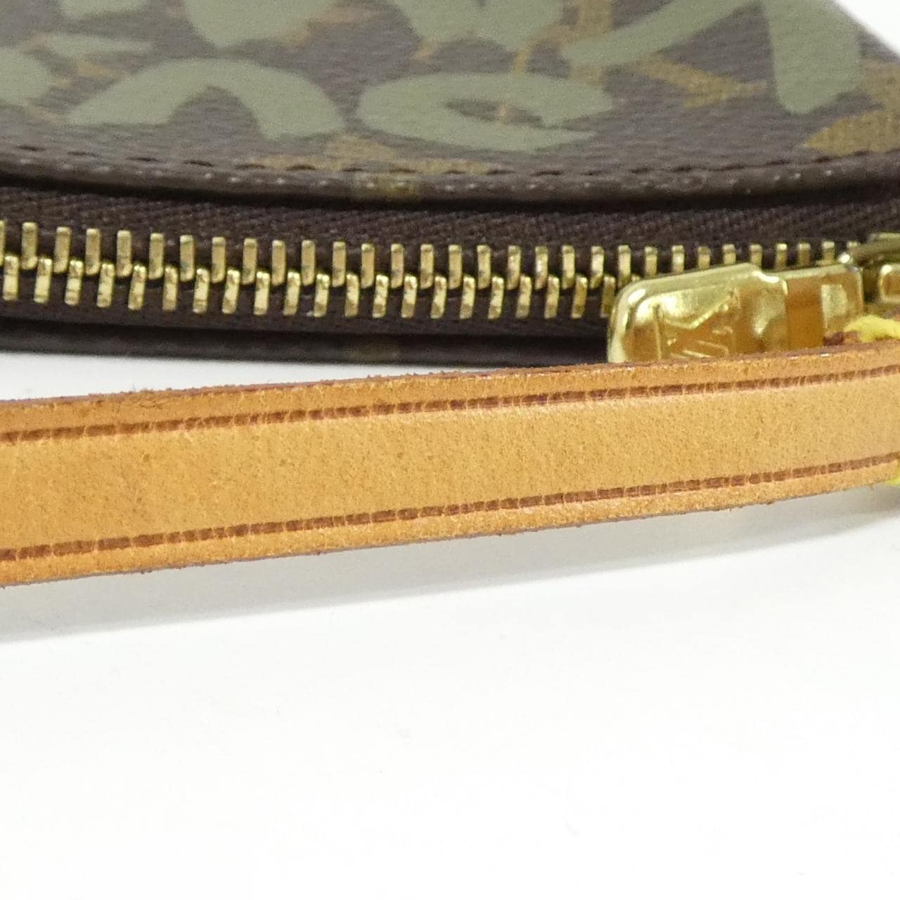 Louis_Vuitton_Monogram_Graffiti_Pochette_Accessoires_M92191_Accessory_Pouch_7