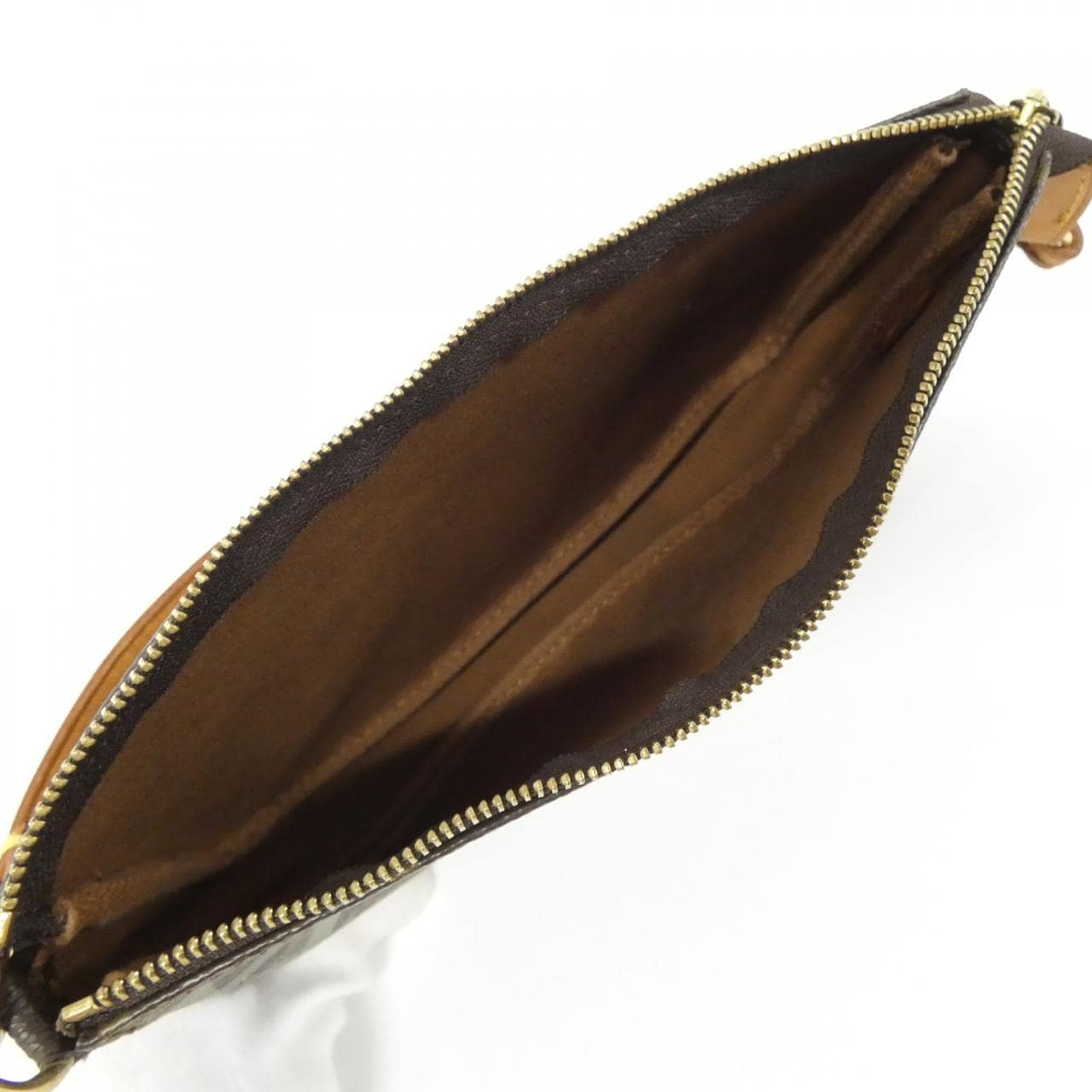 Louis_Vuitton_Monogram_Graffiti_Pochette_Accessoires_M92191_Accessory_Pouch_8