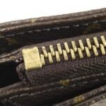 Louis_Vuitton_Monogram_Kava_Mezzo_M51151_Bag_4