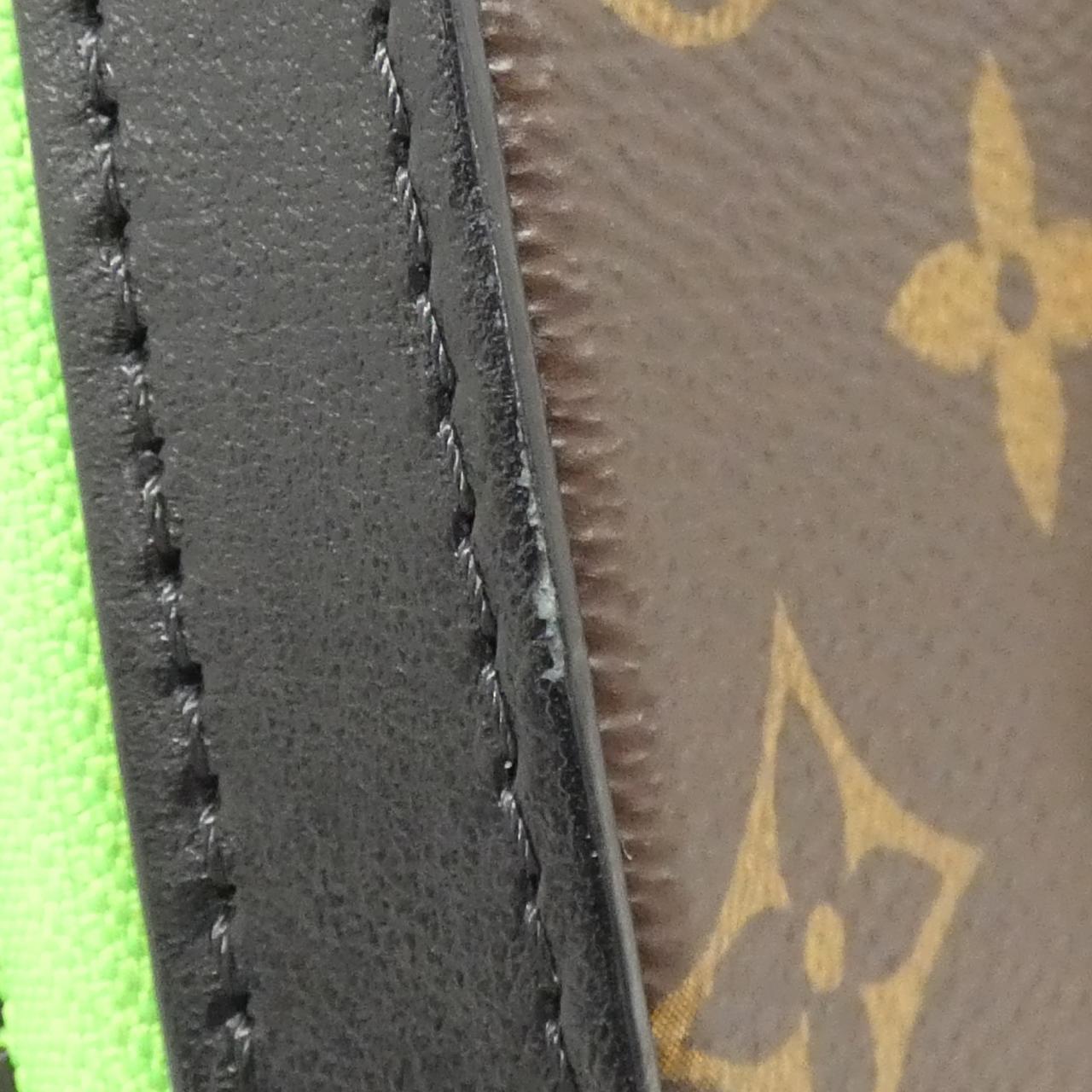 Louis_Vuitton_Monogram_LV_Friends_Soft_Trunk_Phone_Box_M80144_Shoulder_Bag_6