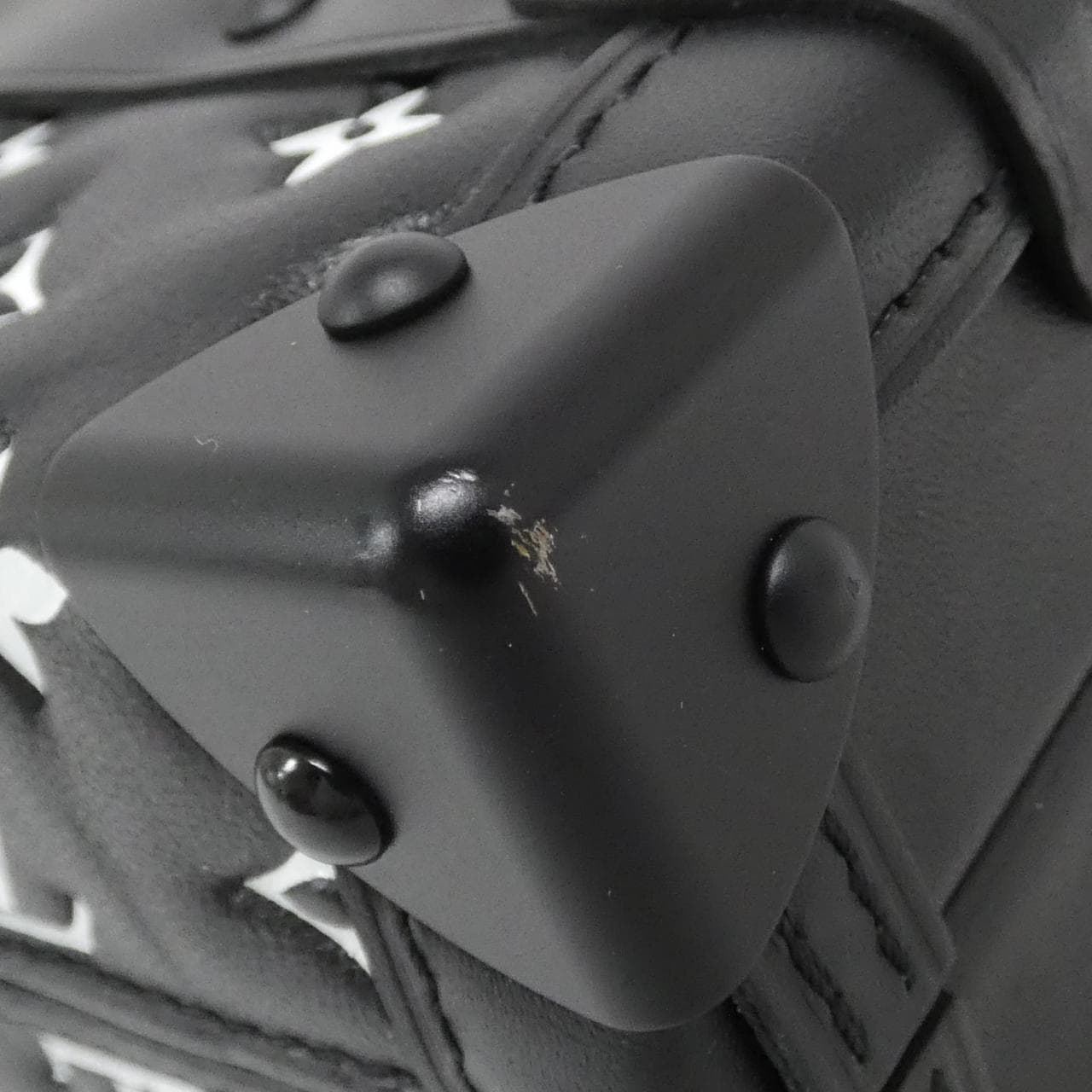 Louis_Vuitton_Monogram_LV_Match_Petite_Mal_M59638_Shoulder_Bag_3