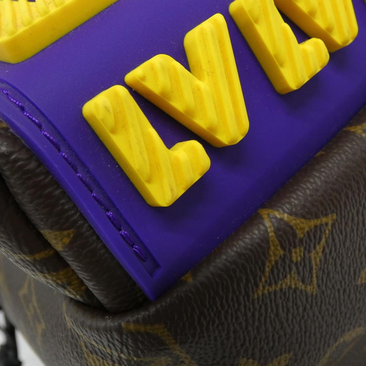 Louis_Vuitton_Monogram_LV_Rubber_Discovery_Backpack_2021AW_PM_M57965_Backpack_4